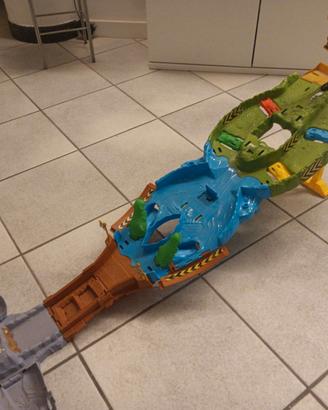 Pista Hot Wheels Monster Trucks