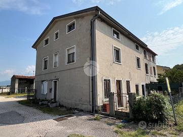 CASA SEMINDIPENDENTE A VERONA
