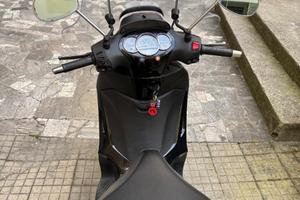 Piaggio Beverly 350 Police – Nero – 2019