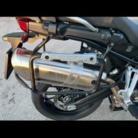 Supporti laterali valigie givi bmw gs 750