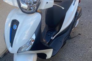 Scooter Piaggio medley 200