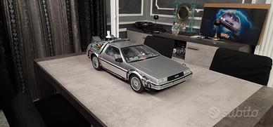 Hot Toys DeLorean Mark 2 scala 1/6
