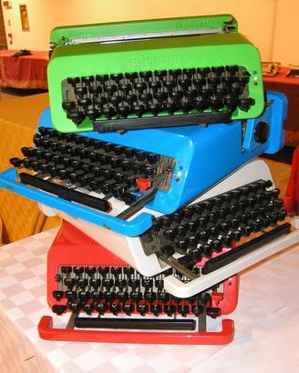 Valuto macchine da scrivere Olivetti