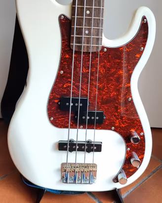 Basso elettrico Fender Squier PJ