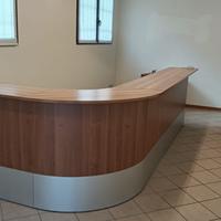 Mobile reception per ufficio di pregio