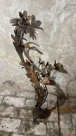 Lampadario antico di metallo