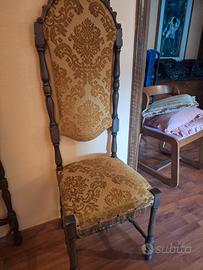 Coppia di sedie  in legno stile classico