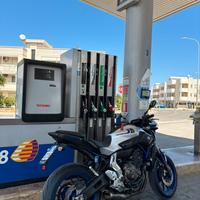 Mt07 con Akrapovic