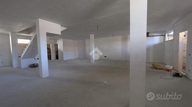 VILLA A SCHIERA A POMEZIA