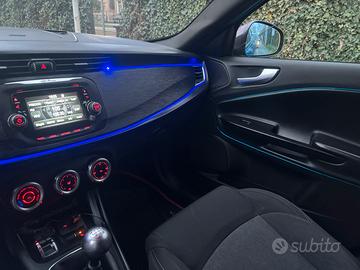 Alfa romeo giulietta blu misano !