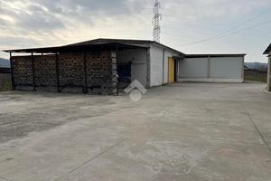 CAPANNONE A PESCANTINA