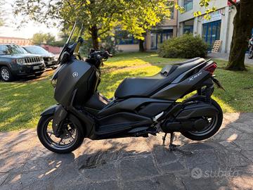 Yamaha X-Max 125 AKRAPOVIC