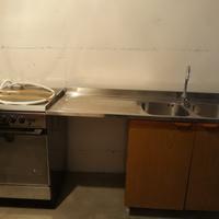 Mobili e forno cucina