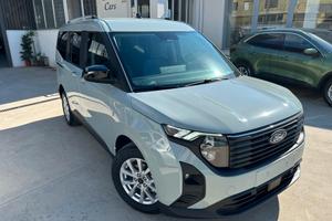 Ford Tourneo Courier 1.0 EcoBoost Titanium