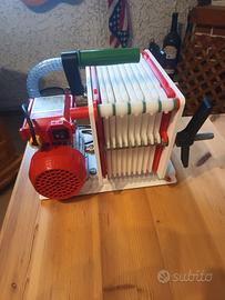 Pompa per filtrare il vino