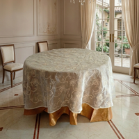 Tovaglia organza con fiori in macramè