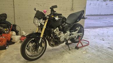 honda hornet 600 2005  gomme nuove