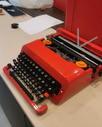 Olivetti Valentine rossa