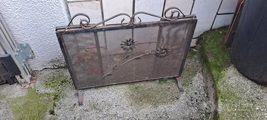 Parascintille antico per caminetto, estendibile