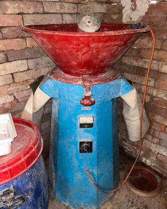 Mulino per macinare granaglie