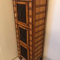 Mobiletto a colonna in giunco e bambù