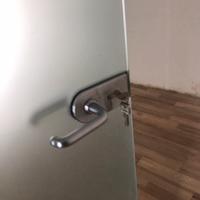 Porta in vetro nuova