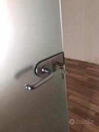 Porta in vetro nuova