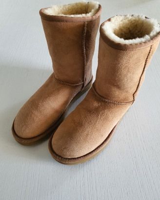 UGG Stivali Classic Short donna. EU 38
