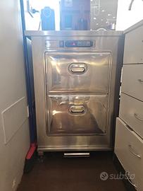 Tavolo refrigerato con lavello