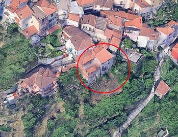 Immobile in asta di 85 m² con 3 locali a Follo