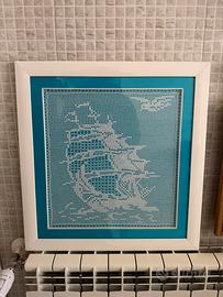 Quadro con centrino all’uncinetto filet – Veliero