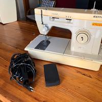 Macchina per cucire elettrica Merritt 9502 Singer