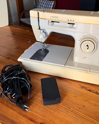 Macchina per cucire elettrica Merritt 9502 Singer