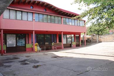 Clădire 220 mp cu salon evenimente – Huși Romania