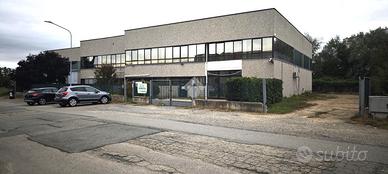 CAPANNONE A CAMBIANO