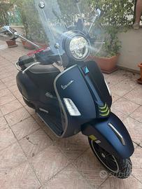 Vespa gts super tech 300