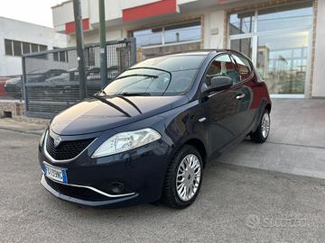 Lancia Ypsilon 1.2 69 CV Gold-2016/BLUETOOTH/COMAN
