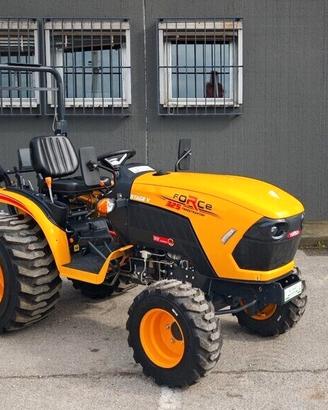 TRATTORE - FORCE 325 - CON GOMME INDUSTRIALI