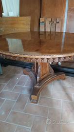 Tavolo rotondo in legno massello stile classico