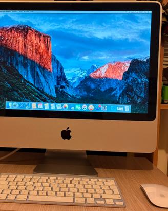 Apple iMac con accessori