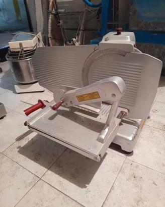 affettatrice professionale 380v