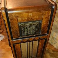 Radio epoca CGE a valvole con giradischi