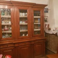 Sala completa in legno massiccio