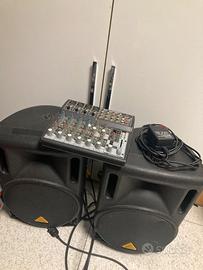 Impianto audio Behringer 2 casse e mixer