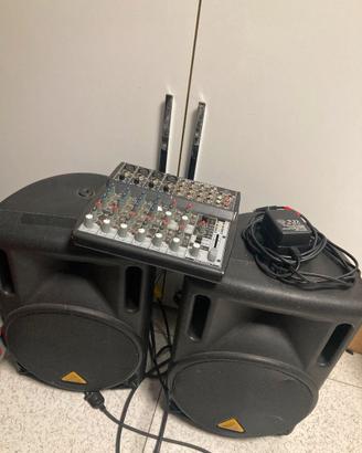 Impianto audio Behringer 2 casse e mixer