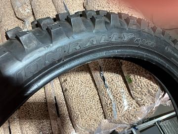 Pneumatico anteriore pirelli scorpion rally