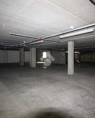 MAGAZZINO A LALLIO