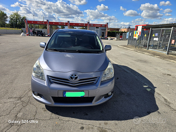 Toyota verso 2012