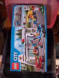 LEGO City 60132 - Stazione di servizio 2 in 1 nuov