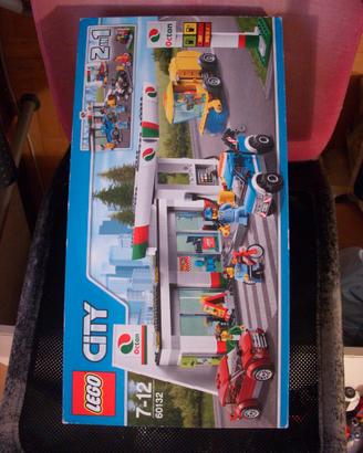 LEGO City 60132 - Stazione di servizio 2 in 1 nuov